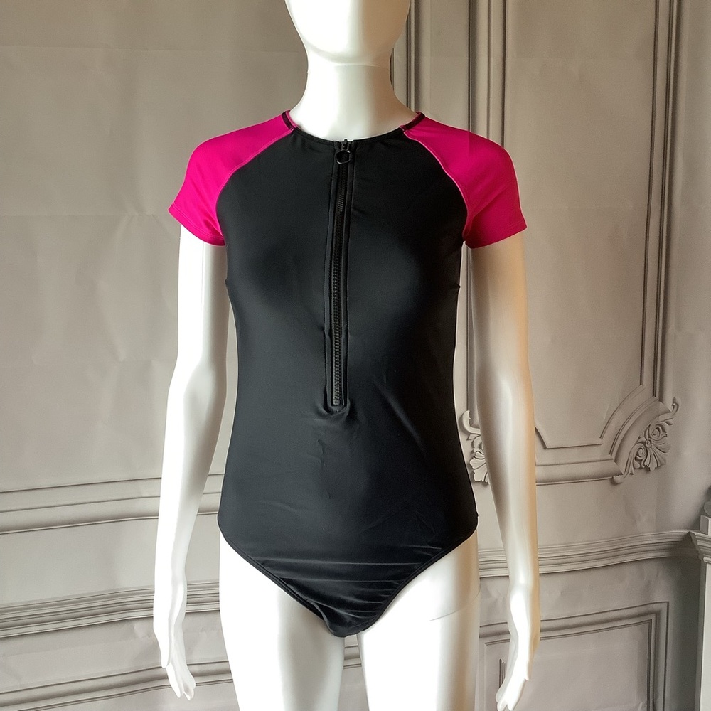 **CUPSHE**  Swimsuit Mock Neck Zipper Short Sleeve Bathing Suit Small NWT